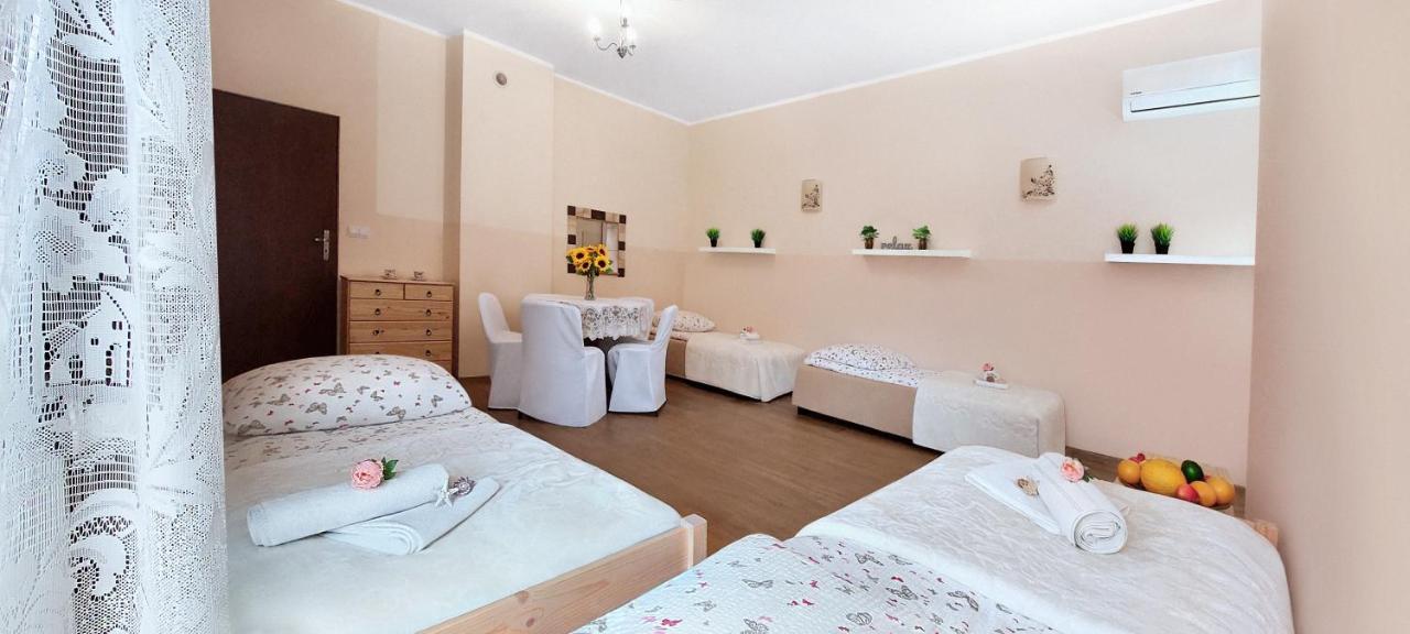 Apartamenty Gorki Male Tuszyn Exterior photo
